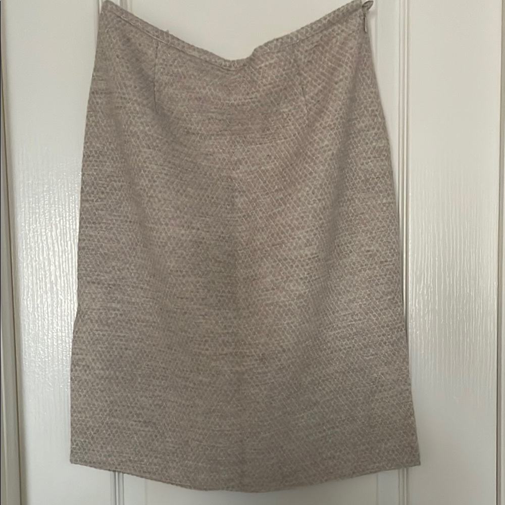Chic Beige Textured Skirt